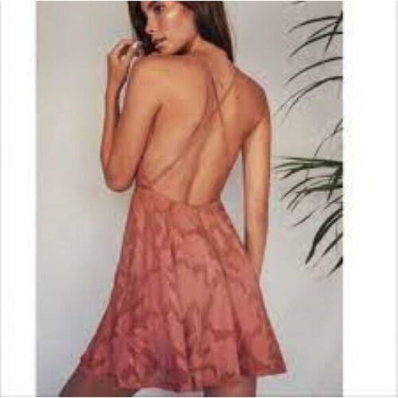 Lulu’s  Mini Dress Days Of Beauty Dusty Rose Size Small New With Tags Size XS - Picture 3 of 9
